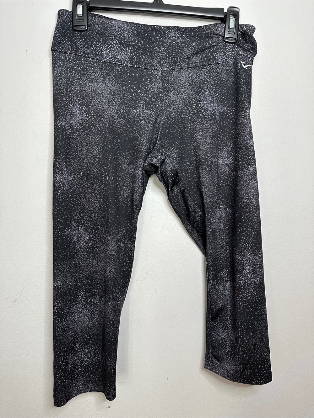 Everlast Gray Speckled Capri Leggings